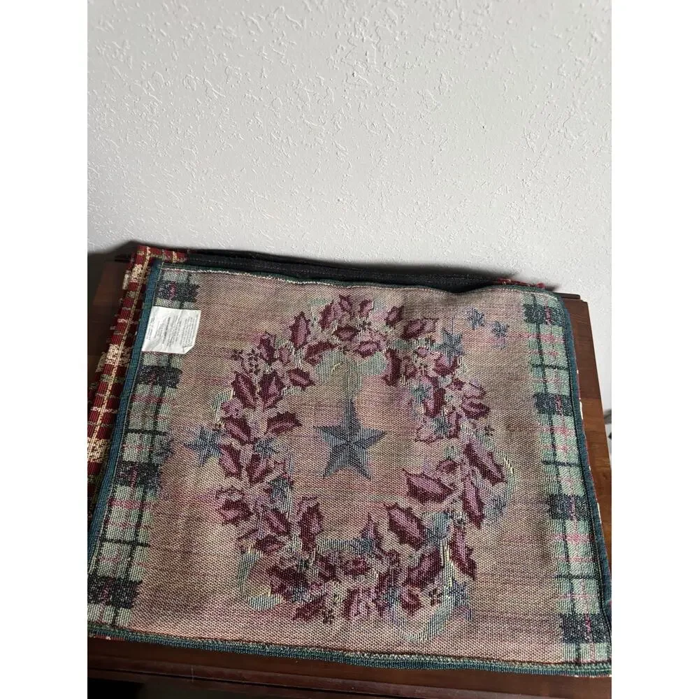 Set 4 Woven Tapestry CHRISTMAS TABLE Placemats Wreath Holiday Home 18”x13” Vtg